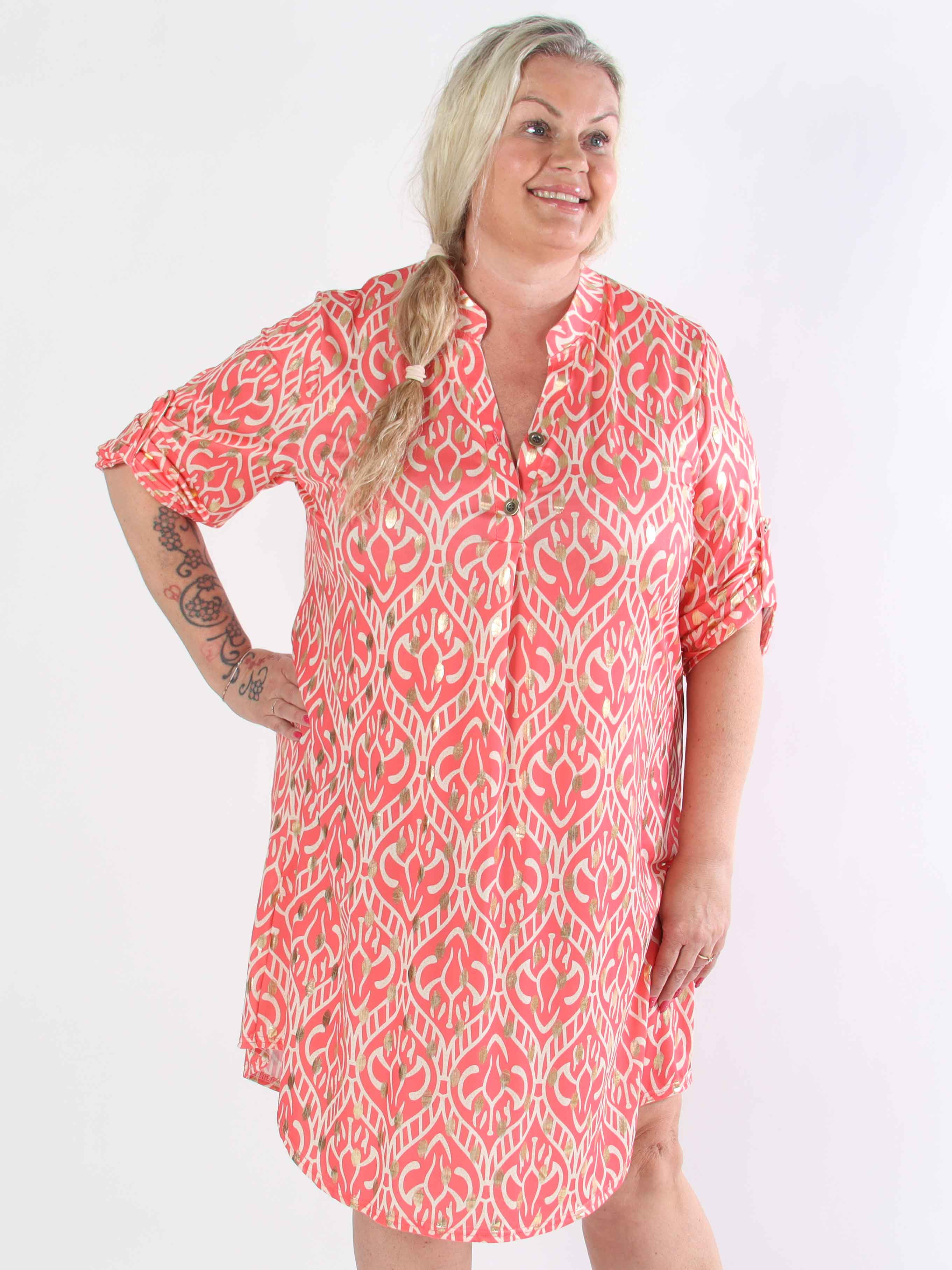 Ebba Boho Long - Elastisk plus size mønstret kjole med guld prikker